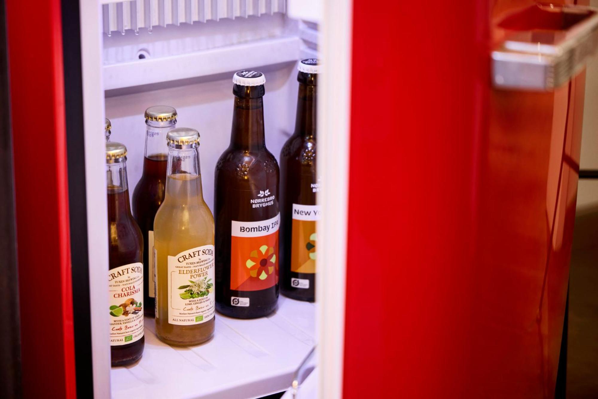 Manon Les Suites Guldsmeden Копенгаген Экстерьер фото Beer in a refrigerator