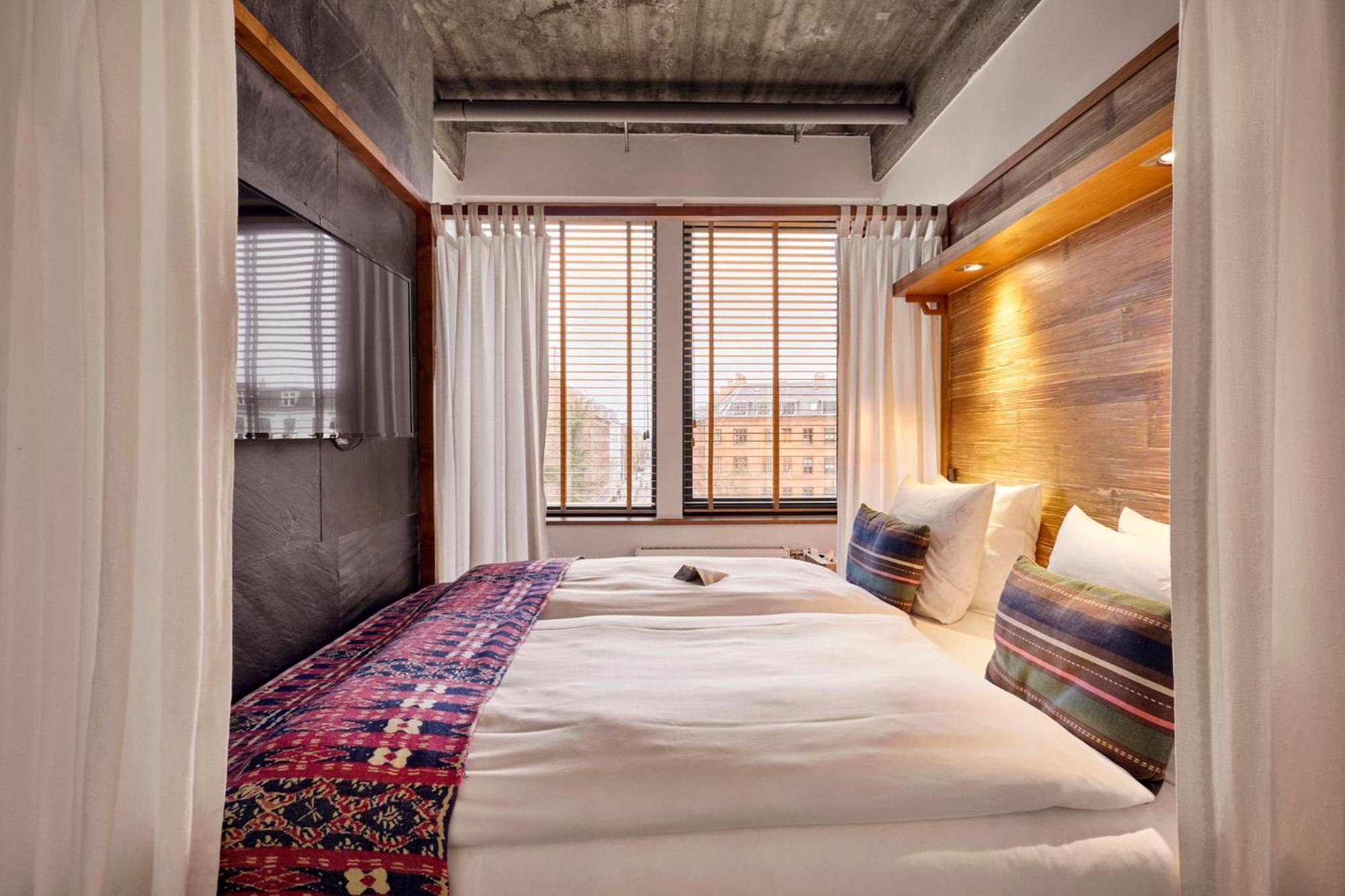 Manon Les Suites Guldsmeden Копенгаген Экстерьер фото A room at the Standard East Village